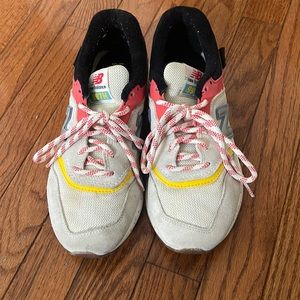 New Balance 997H sneakers - women’s 7.5